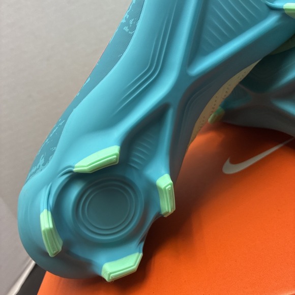 Nike Phantom Luna 2 Academy LV8 MG High-Top Soccer Cleats Mens Size 12 - Picture 13 of 16